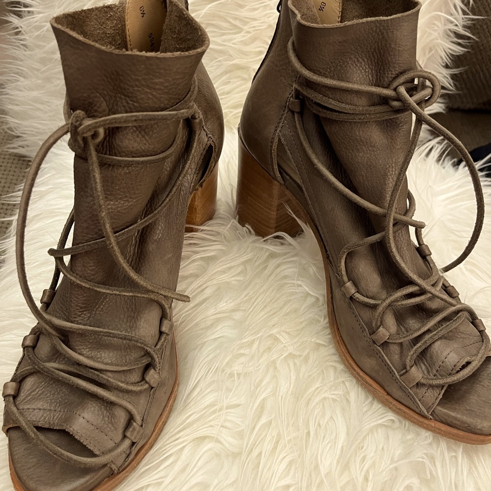 Baske Leather Shoes
